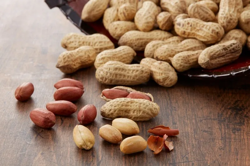 豆菓子や漬物などの選択肢もご用意